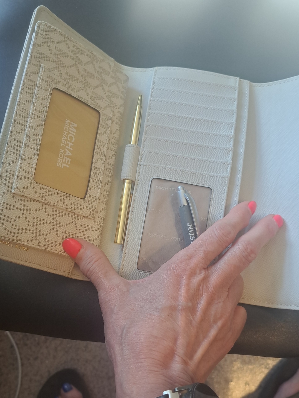 Michael Kors White and Light Gray Signature Wallet with Gold Plaque - Picture 5 of 6